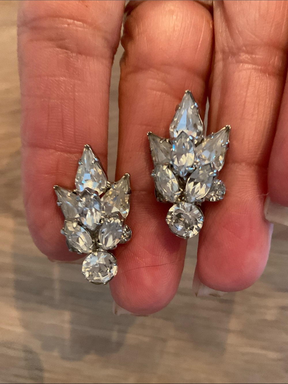 Sherman Signed Rhinestone Cluster Screw-Back Earrings Vintage - Picture 4 of 6